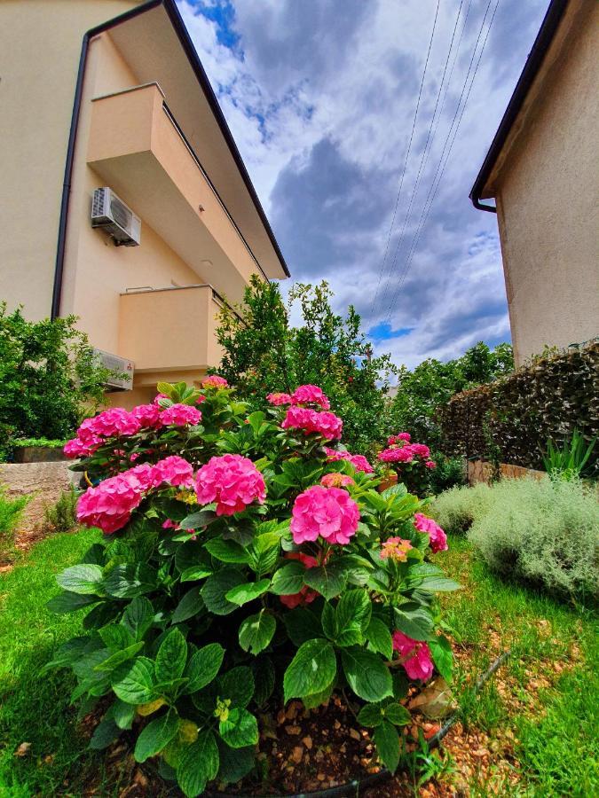Apartment Tonka Sibenik Bagian luar foto