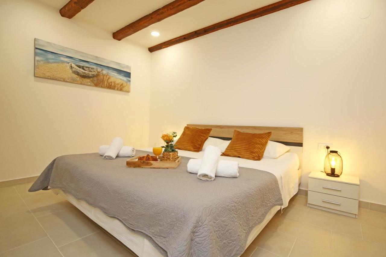 Apartment Tonka Sibenik Bagian luar foto